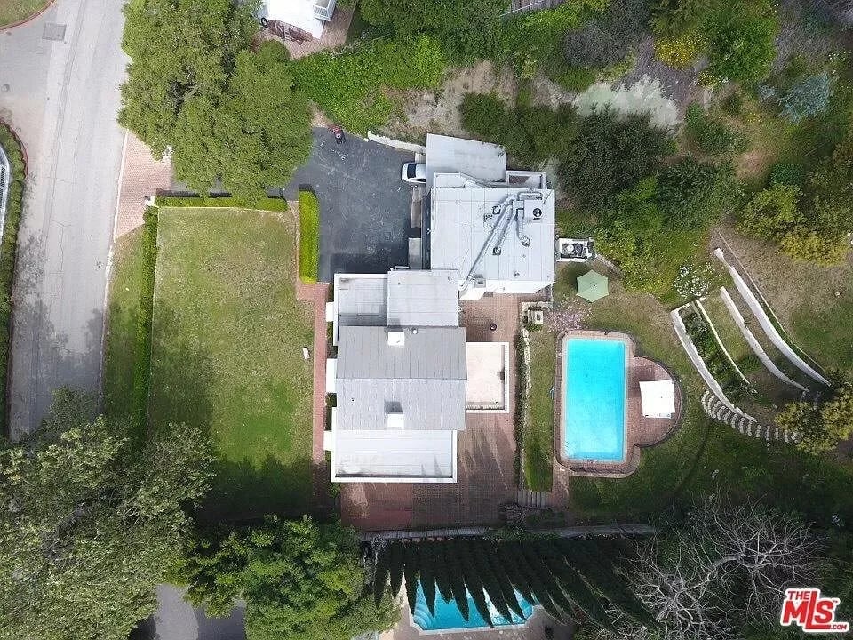 880 Stone Canyon Rd