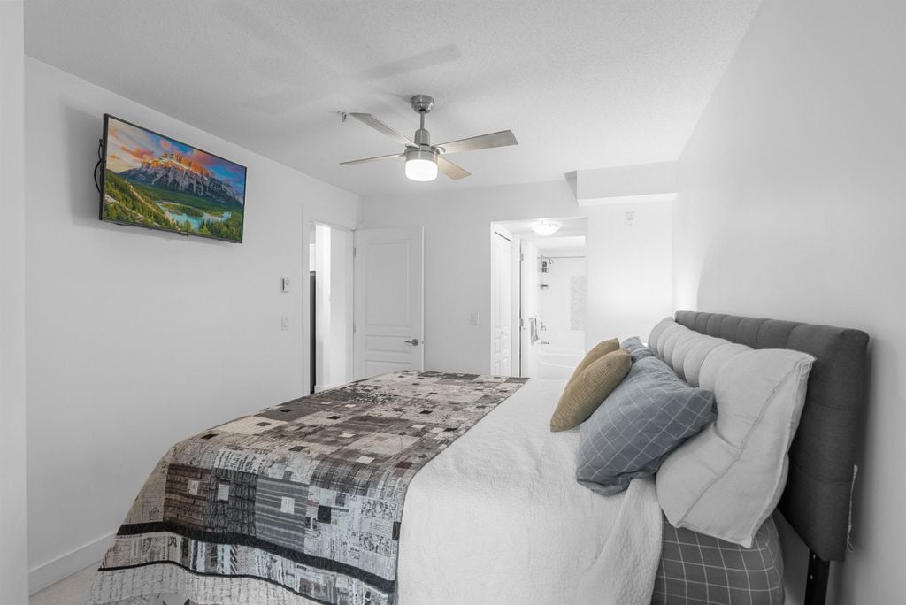 4550 Fraser St, #206