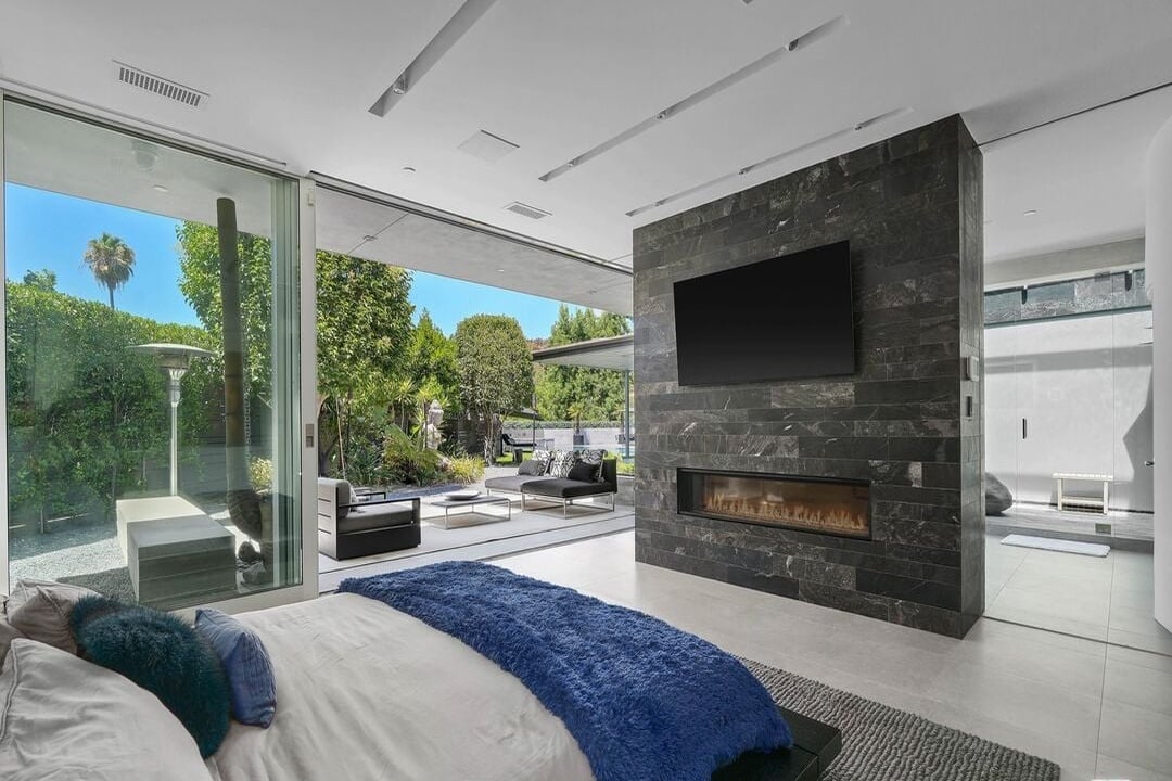 Nova Heights, Loma Vista Dr, 90210