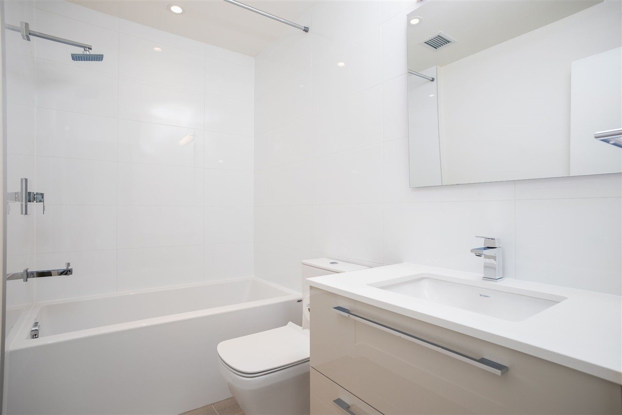 5189 Cambie St, #304