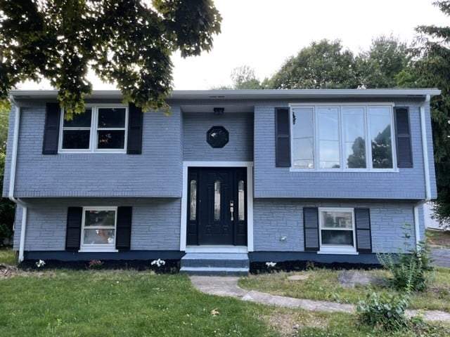 17 Oakridge Ct