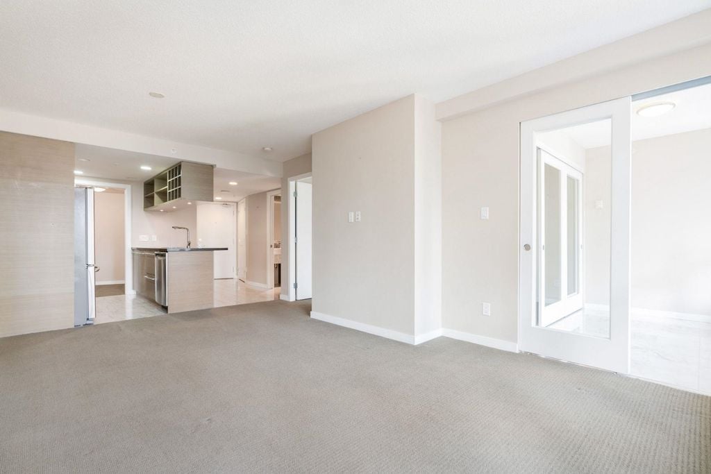 833 Seymour St, #606