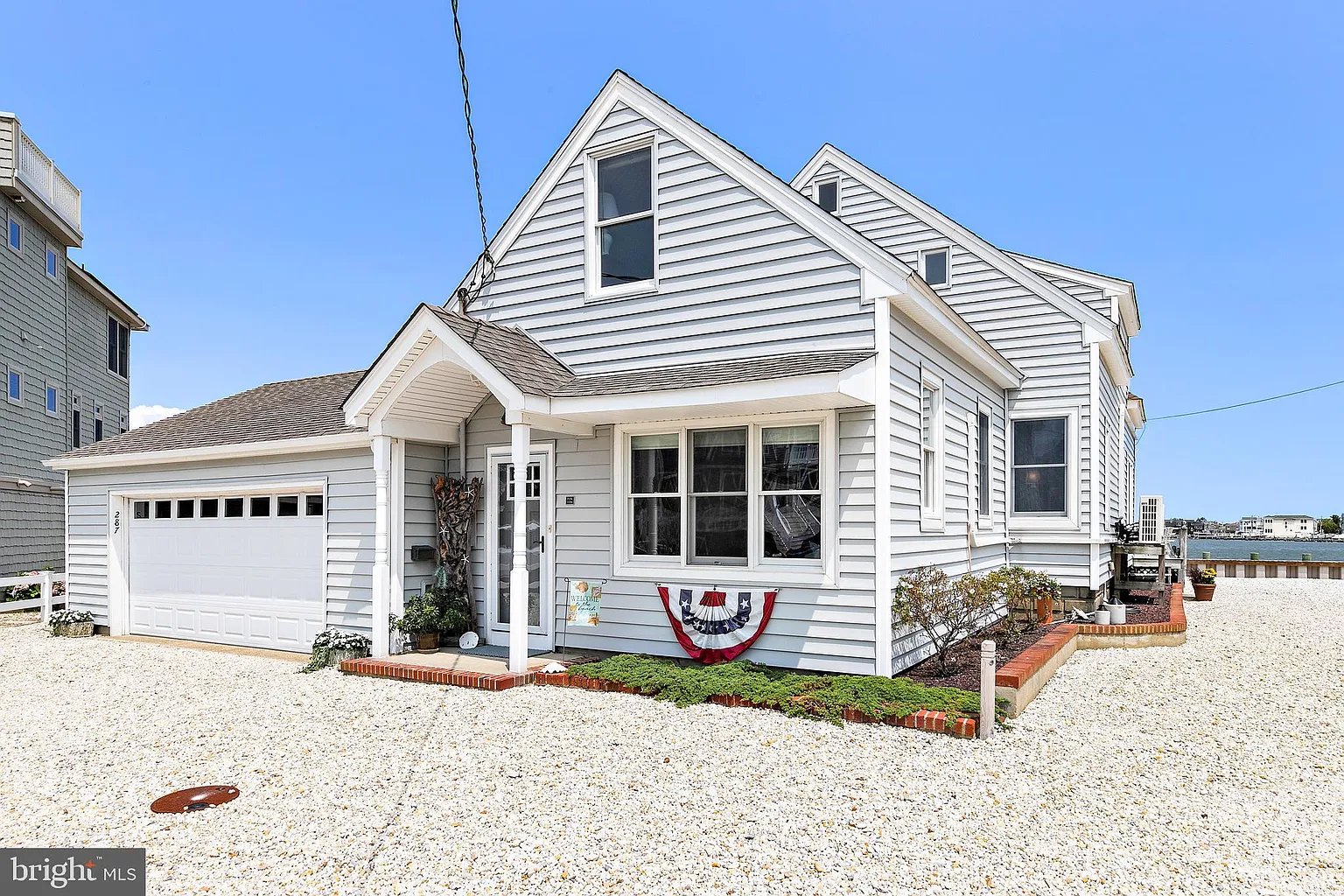 287 W 27th St