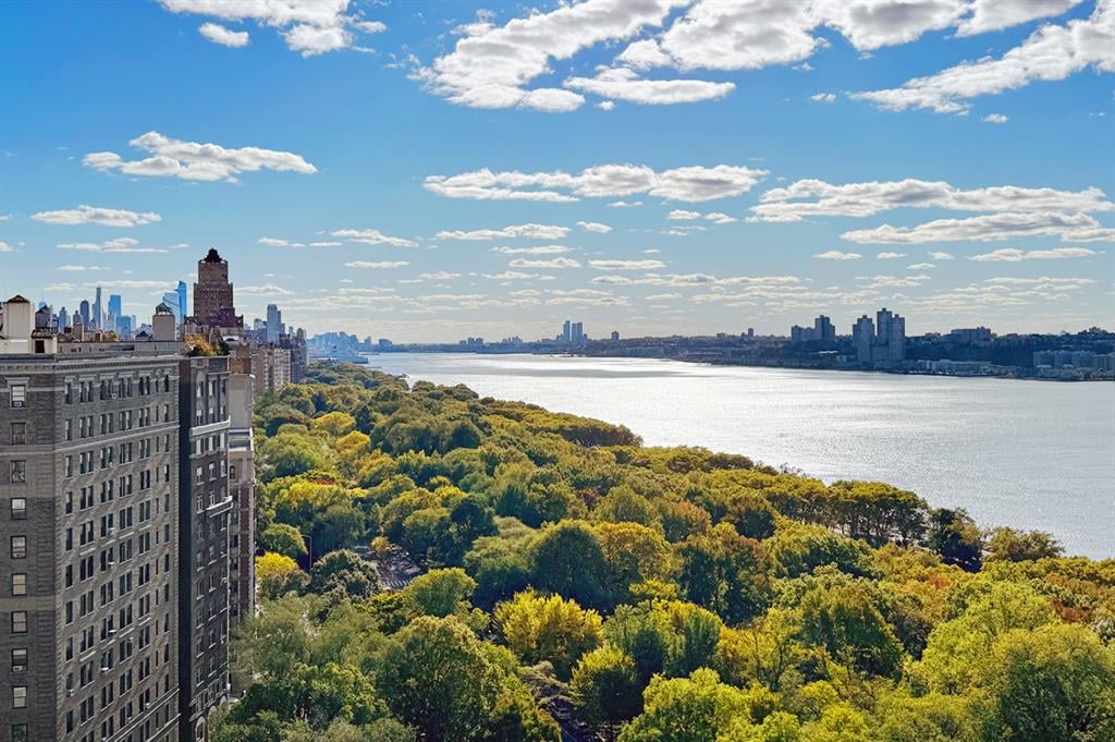 390 Riverside Drive 5G