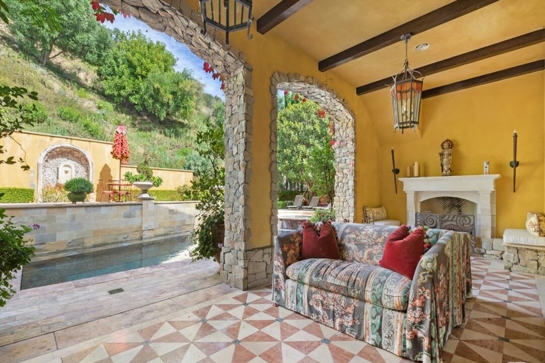 Chateau Sapphire