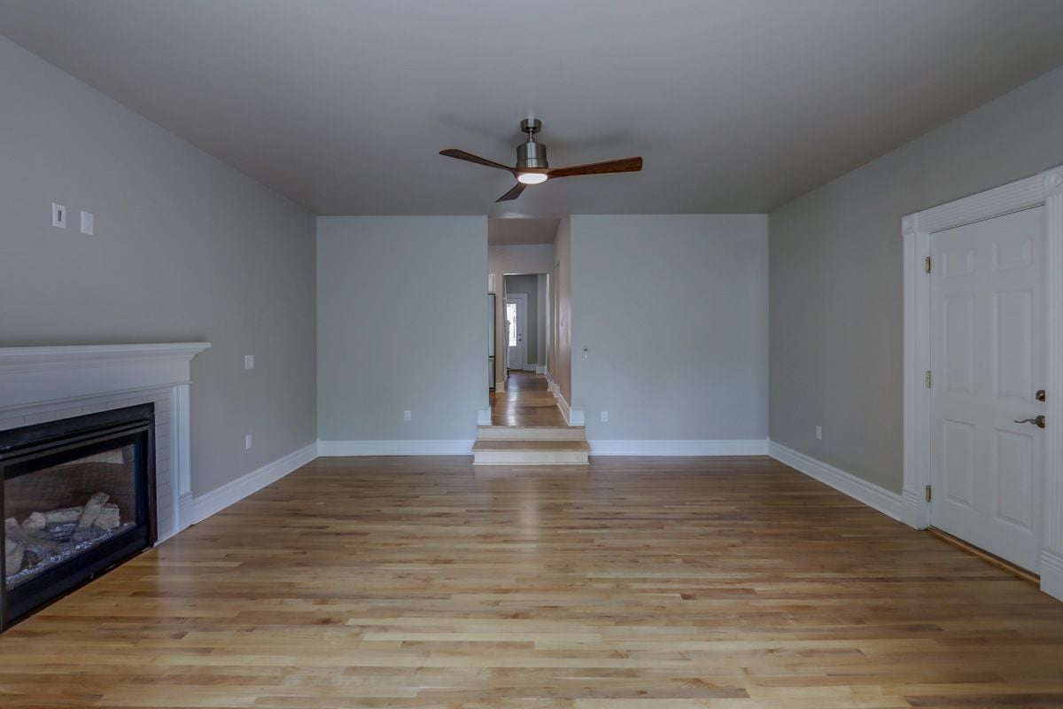 For Rent: 1213-15 Vilas Ave