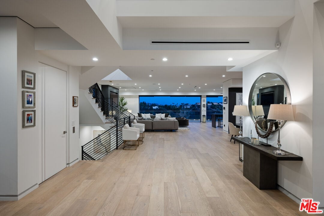 Aurelian Crest, Linda Flora Dr, 90049