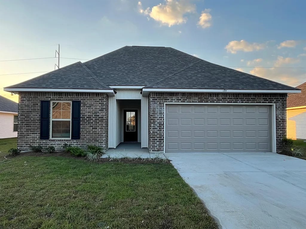 135 Headland Dr