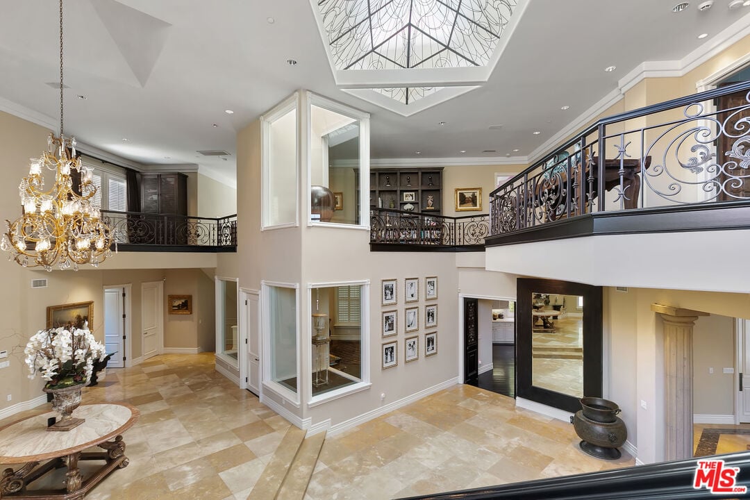 2151 Ravensfield Ln