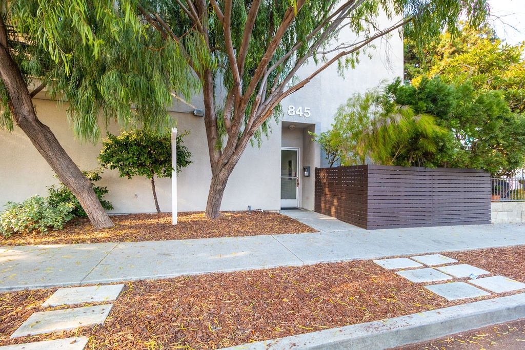 845 Brooks Ave. #1