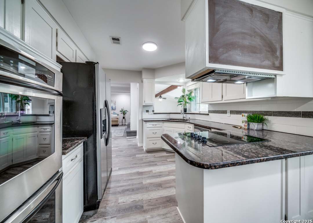 606 Moorside