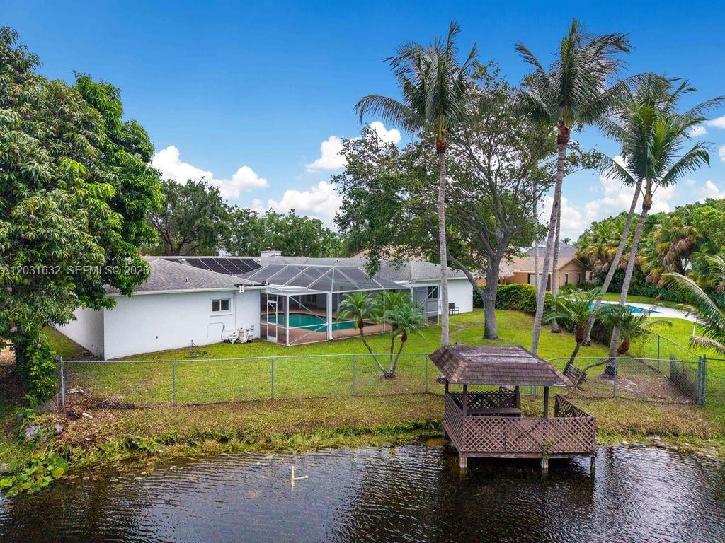 8820-n-lake-dasha-drive-plantation-fl-home-for-sale-lakfront