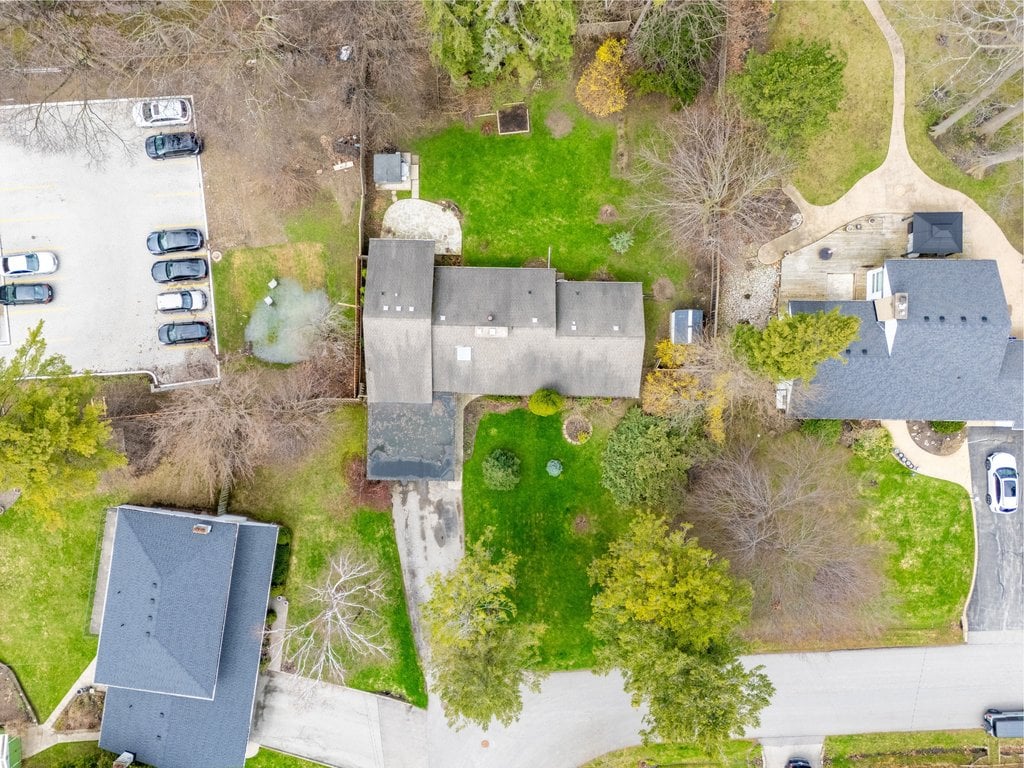 35 Hollyrood Heights Dr