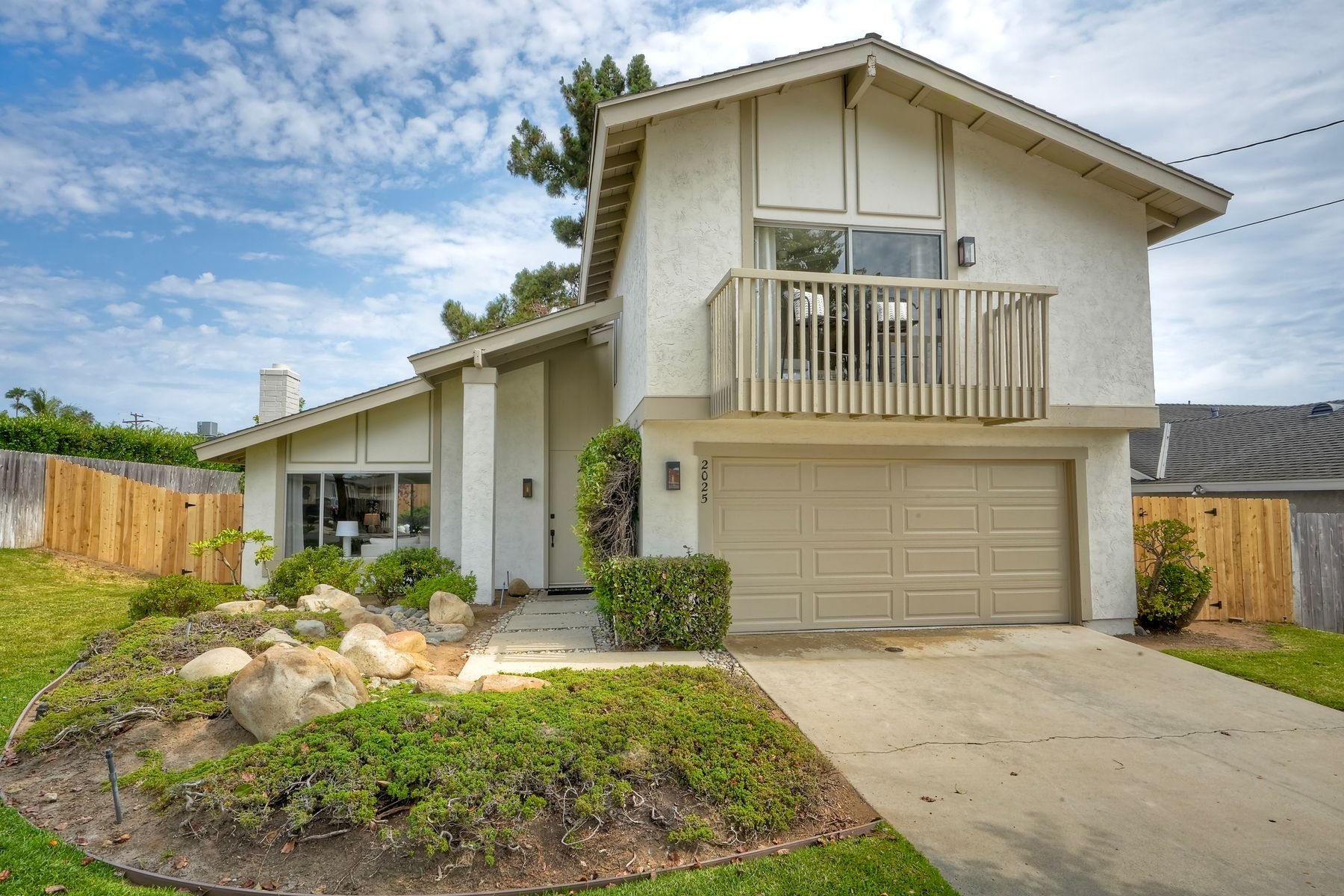 2025 Linda Ln
