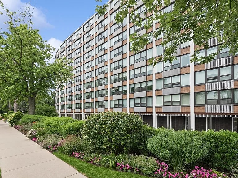 1630 Sheridan Road Unit 8K Wilmette, IL