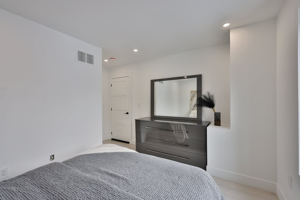 172 Royal York Rd