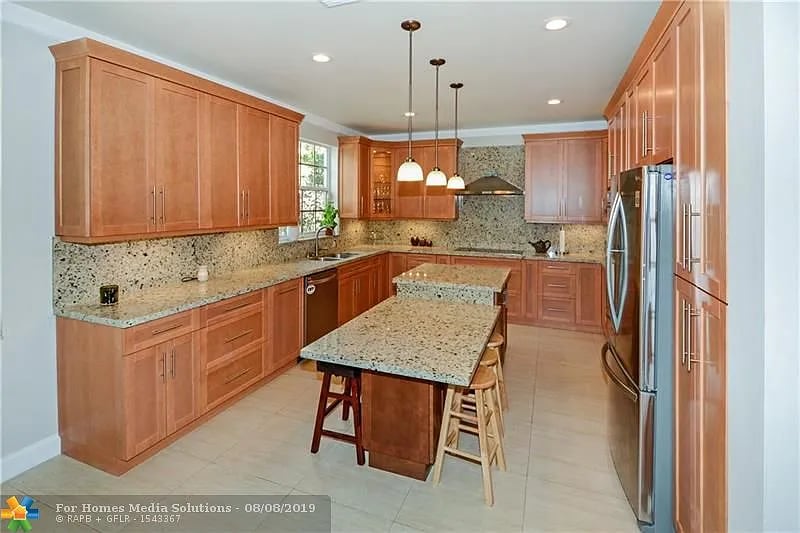 1612 Blue Jay Cir