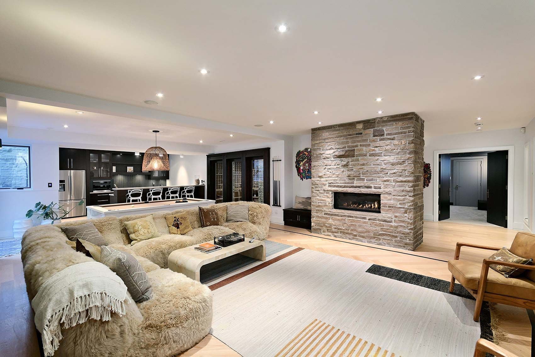 211 Glenview Dr