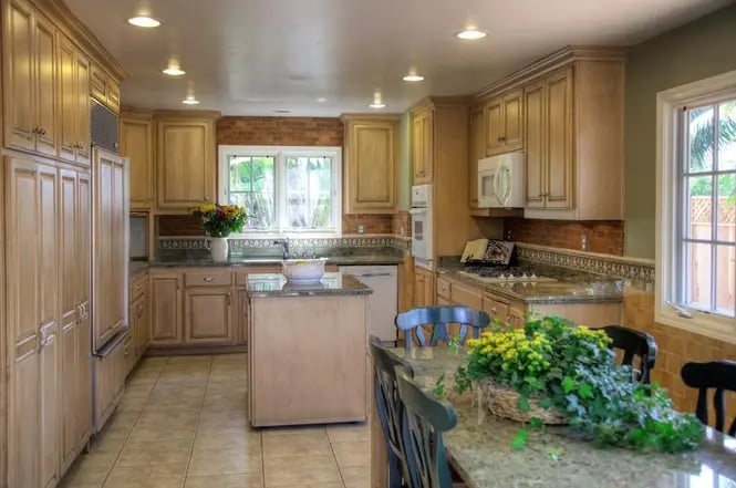 337 Palisades Dr