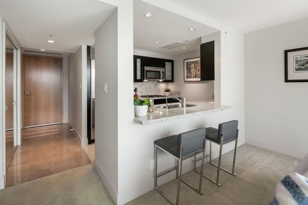 590 Nicola St, #2205