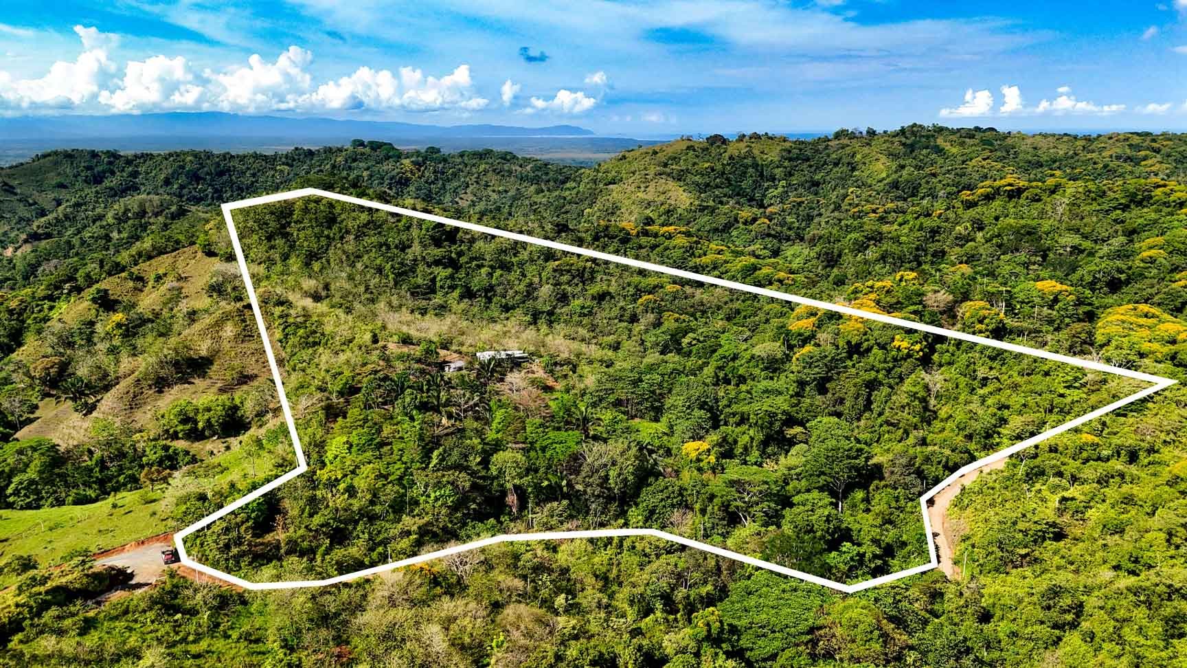 32-Acre Self-Sustainable Off-Grid Farm Near Ojochal with House, Solar Power & River