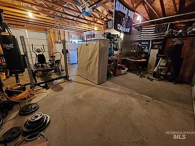221 7th Ave S