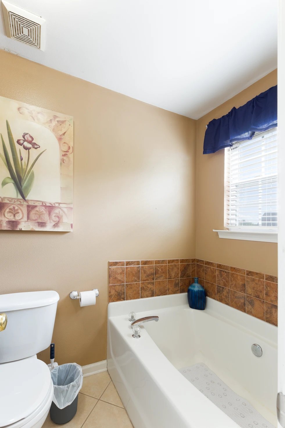 Sold - 612 Hunters Lane, 3 Beds with a Creek & Great Room