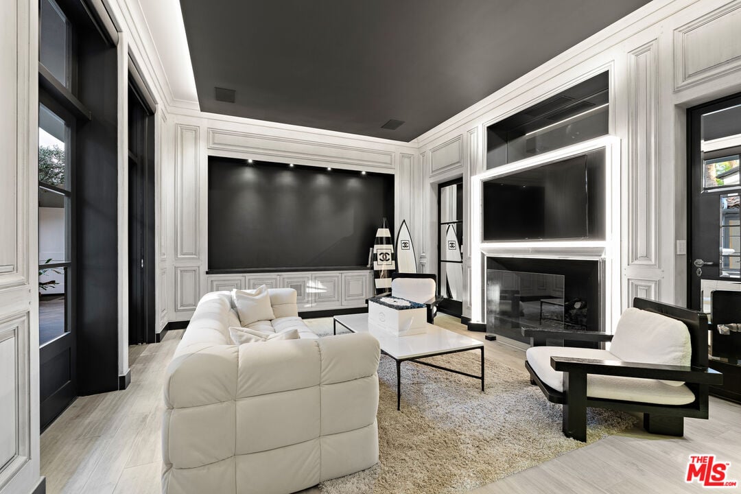 Century Woods Dr, 90067