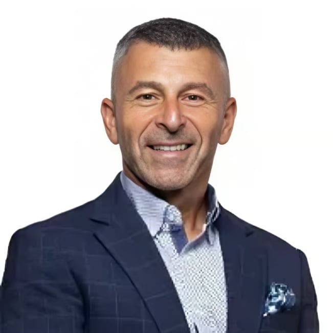 Glenn Knapik Yarmouth Port, MA Real Estate Agent Headshot