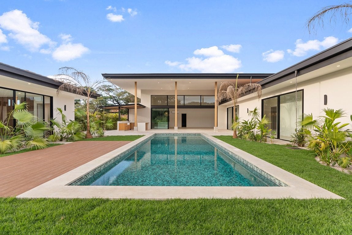 Casa Everly | Luxurious 5-Bedroom Tropical Sanctuary in Hacienda Pinilla, Costa Rica
