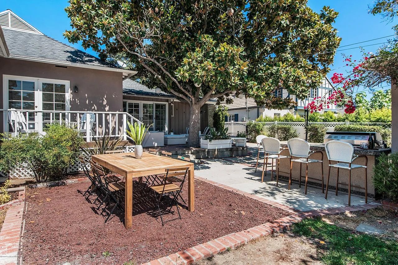 2630 Las Lunas St