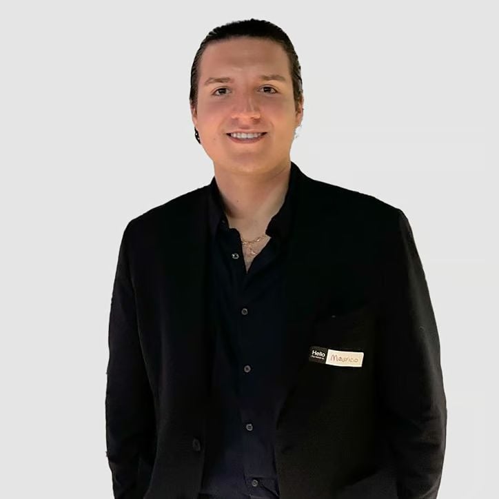 Mauricio LaValley Fort Lauderdale, FL Real Estate Agent Headshot