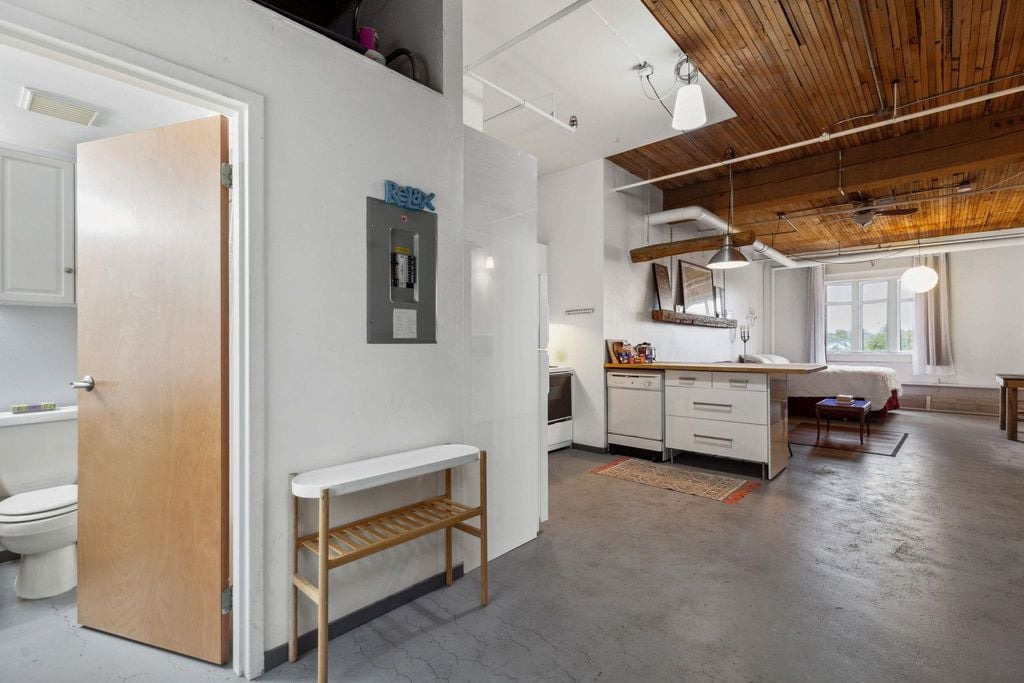 2556 E Hastings St, #314