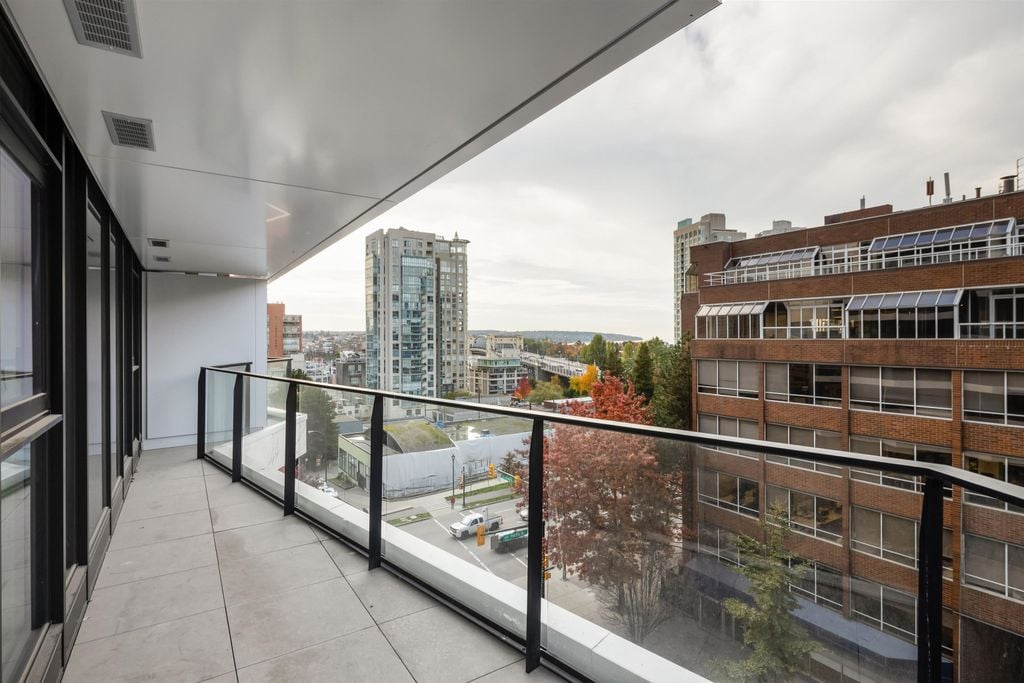 889 Pacific St, #706