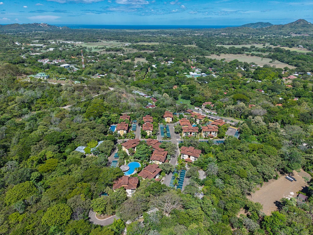 The Oaks #21 | Top-Floor, Turnkey Condo Minutes from Tamarindo
