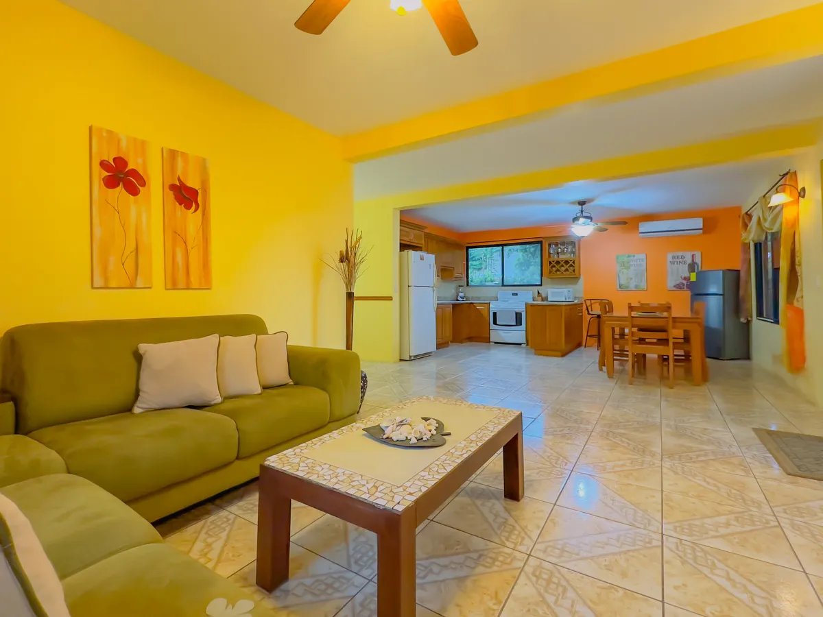 Spacious Living Near Town and Beach