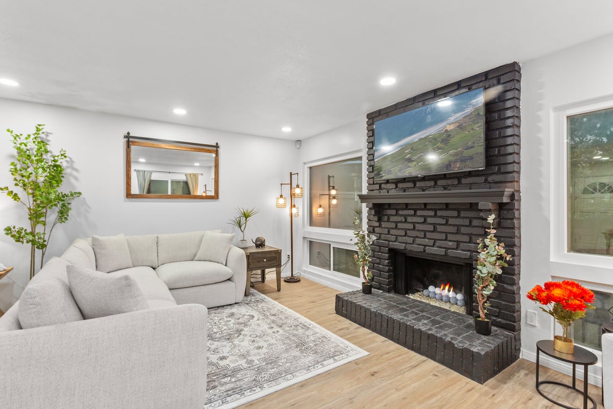 150 S Stonebrook Drive #2