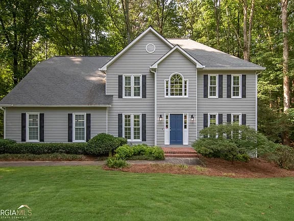 255 Woodsong Dr