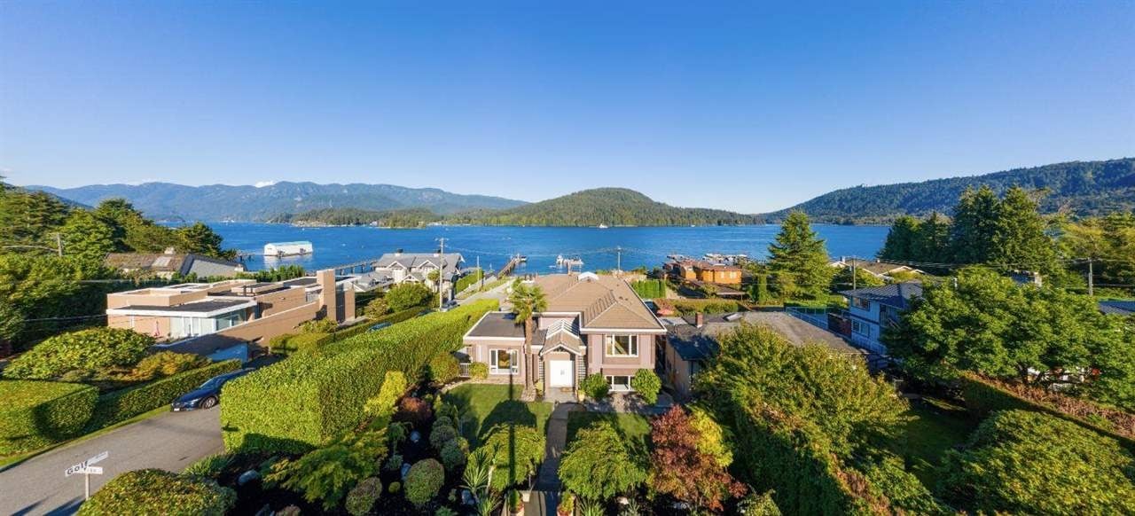 386 Beachview Dr