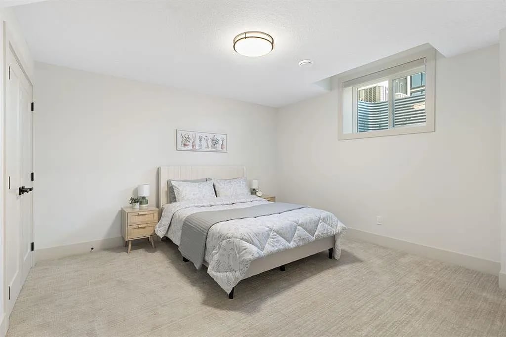 73 N Waters Edge Gdns