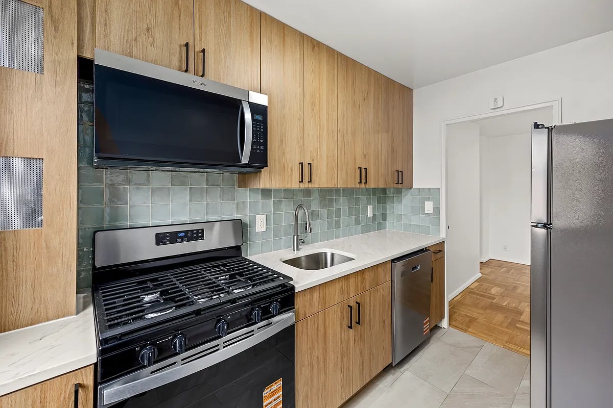 21-66 33rd Road Unit: 12B