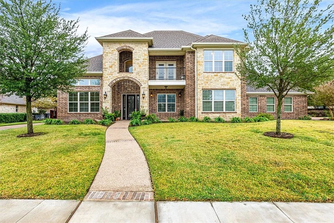 1104 Knightsbridge Rd