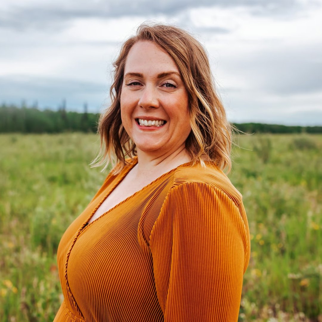 Amanda Foster  Fairbanks, AK Real Estate Agent Headshot