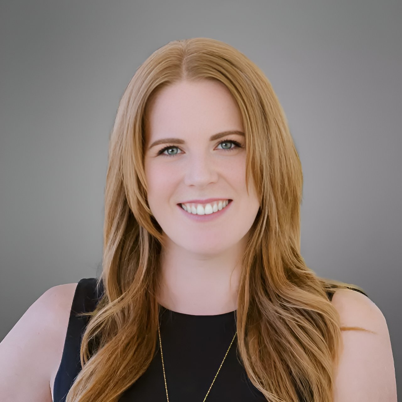 Molly Irwin Arizona Real Estate Headshot