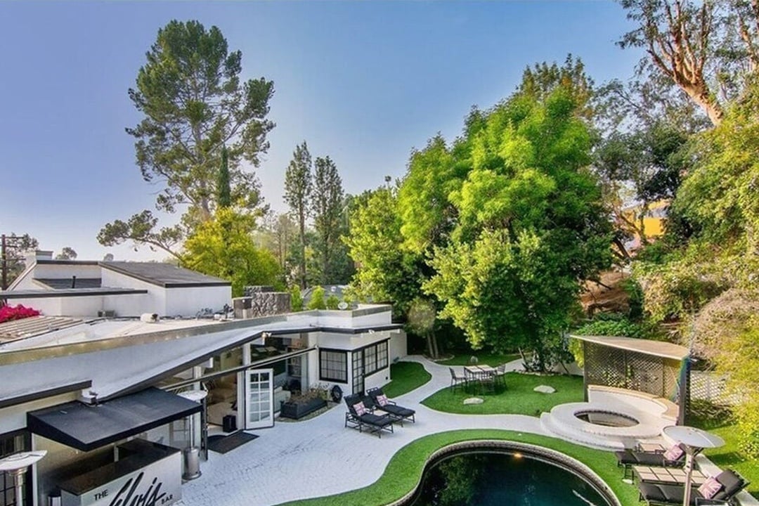 Evercrest Pavilion, Mulholland Dr, 90046