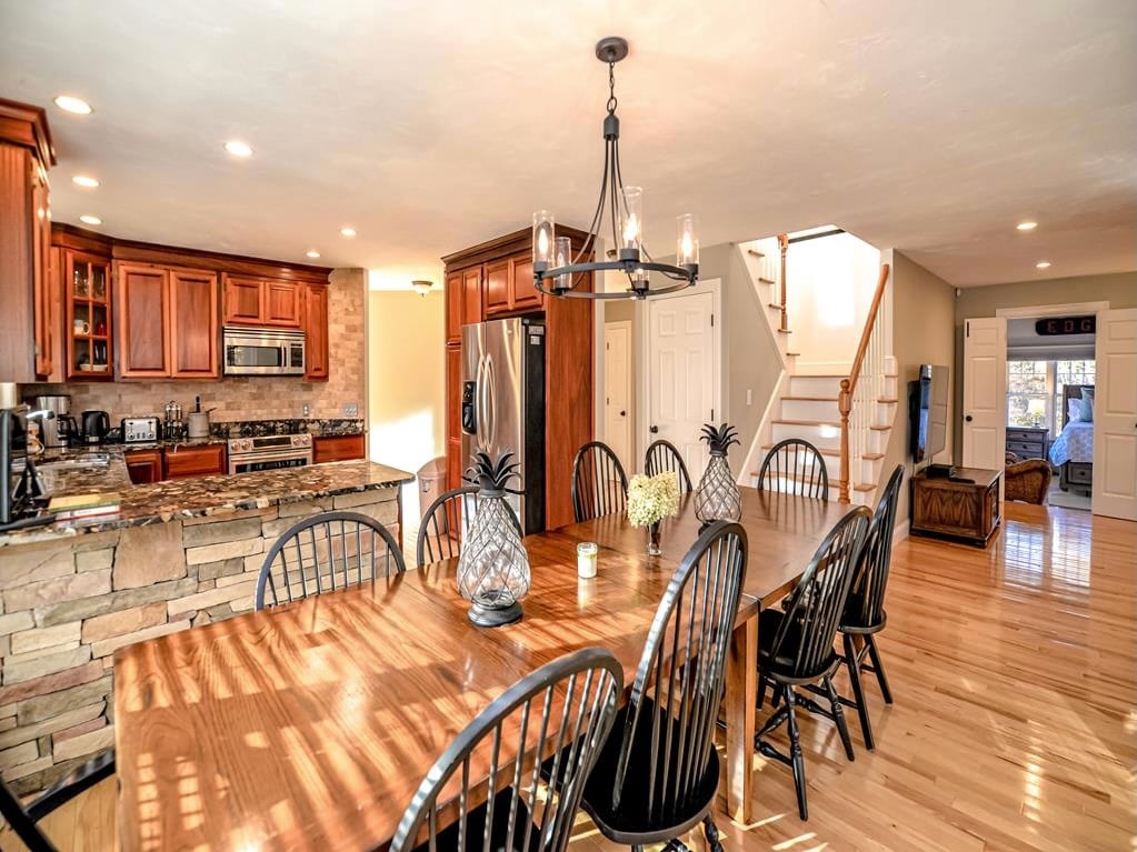 20 Swan Ln