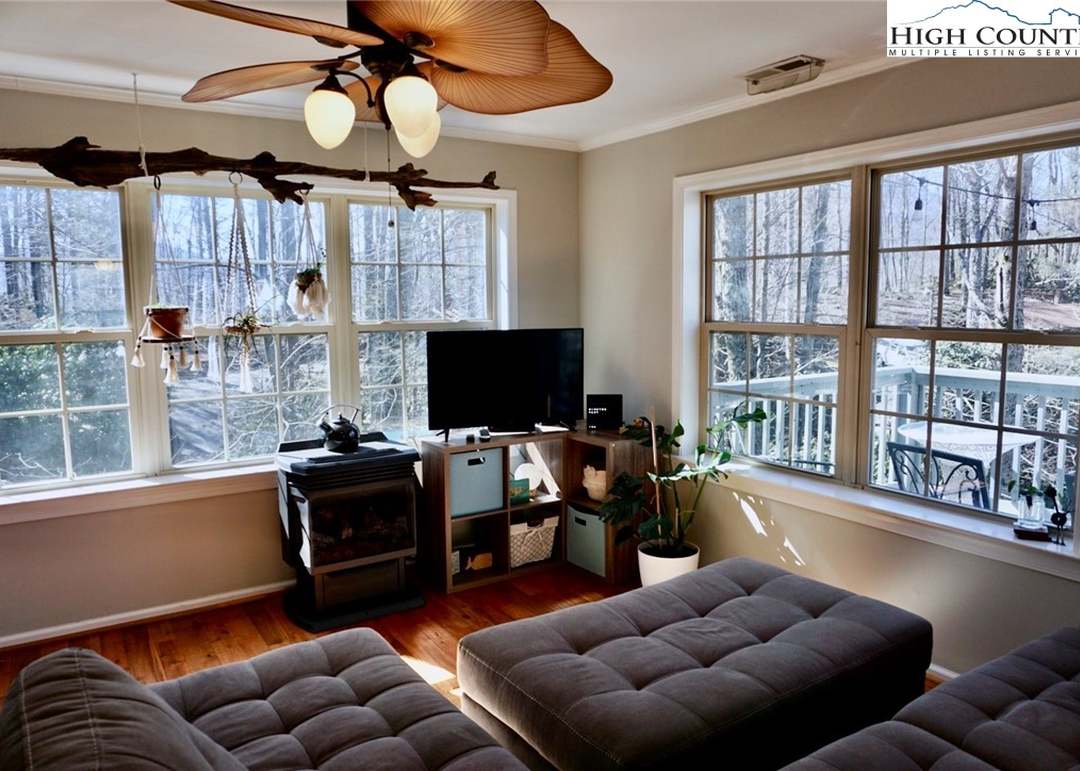 185 Poplar Rdg