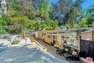 7979 Willow Glen Rd
