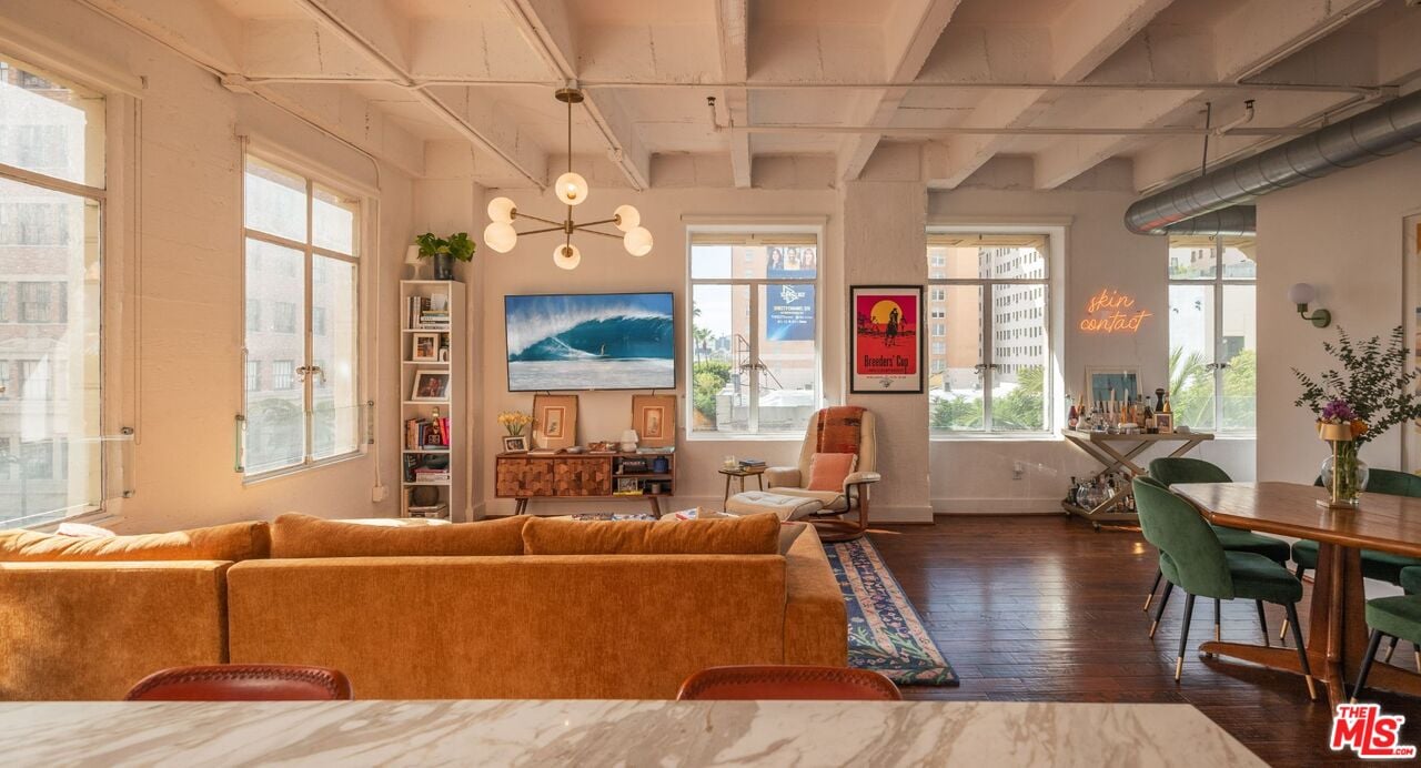 6253 Hollywood Blvd, #402