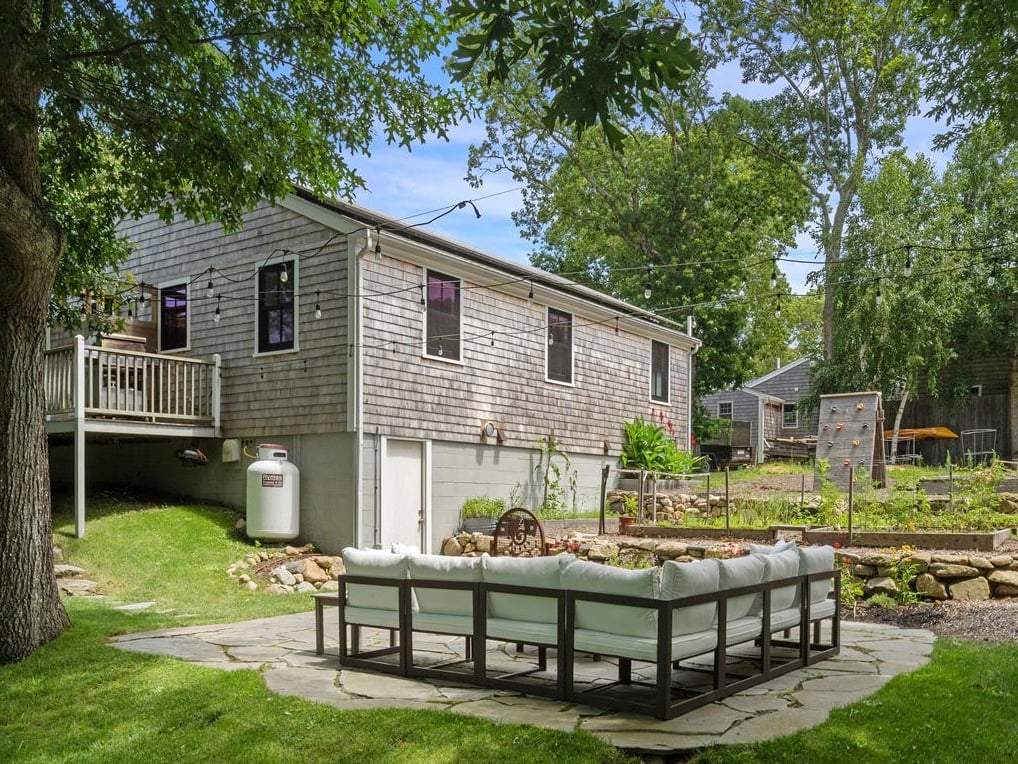32 Leland Ave